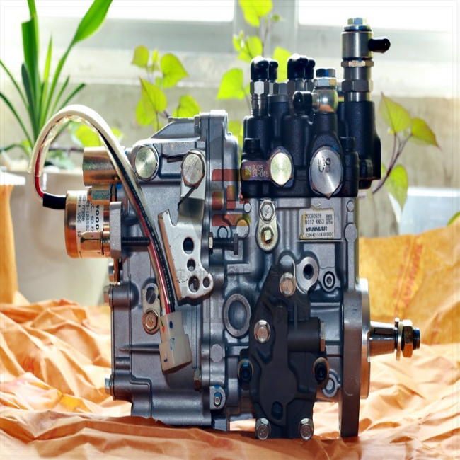 小松发动机柴油泵