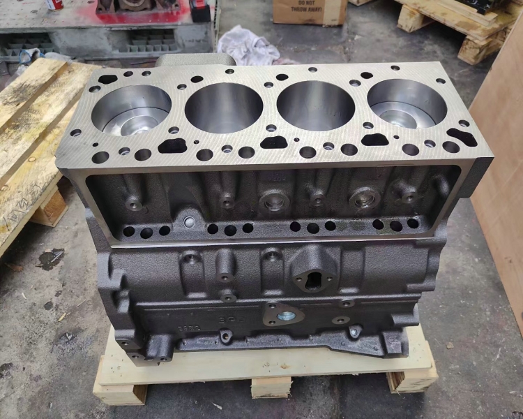 Komatsu PC60-7 PC120-6 130-74D102 Engine Cylinder block assy 6731-21-1010 Excavator parts