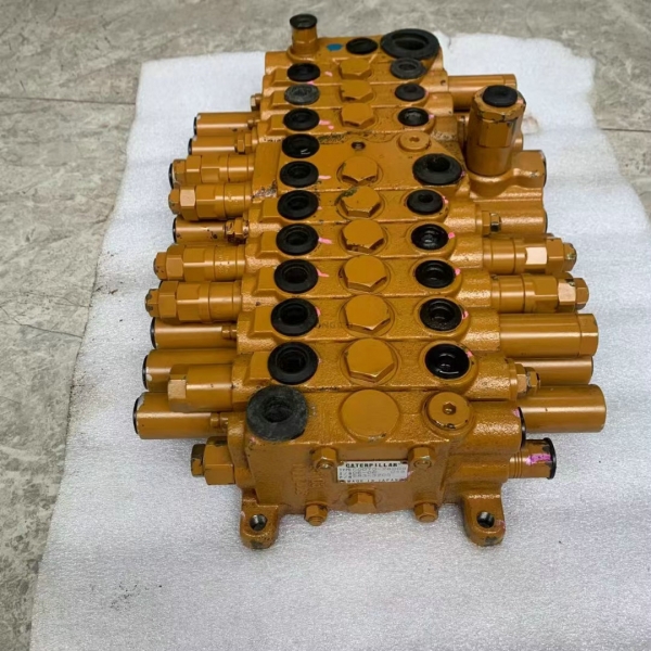 Caterpillar 303C CR Micro Excavator Main Control Valve Caterpillar 304CR Excavator Distribution Valve C0070-26909